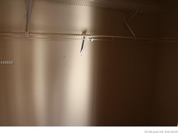 5th image of 1000 Parkview Dr APT 503