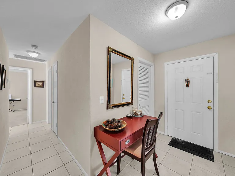 13540 Stratford Place Cir #202 — Photo 38