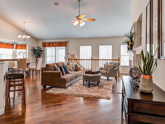 5th image of 111 Lindbergh Place Dr