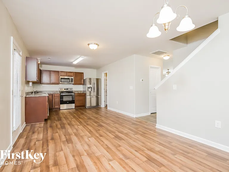 178 Creekstone Ct — Photo 5