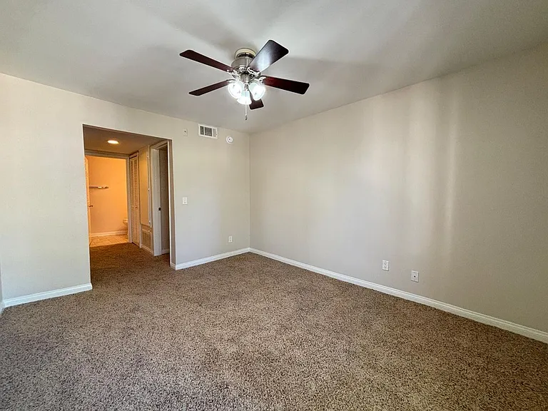 21450 Burbank Blvd #301 — Photo 12