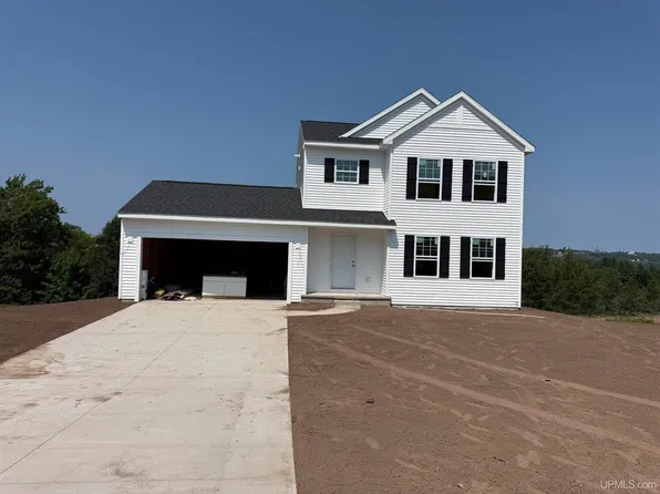 1017 Red Oak Ln, Houghton, MI 49931