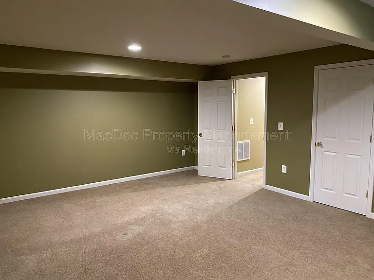 121 Riggs Rd — Photo 64