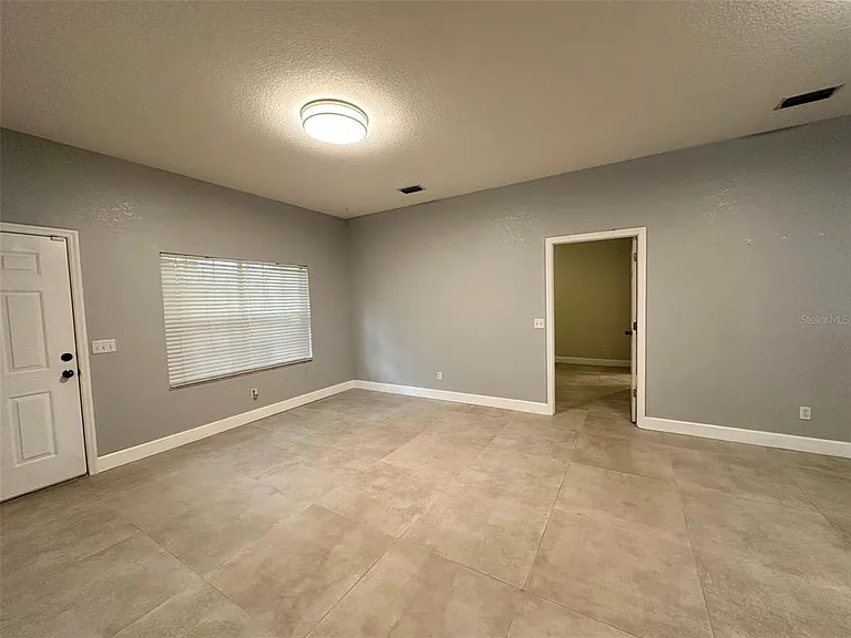 1641 Red Oak Ln — Photo 7