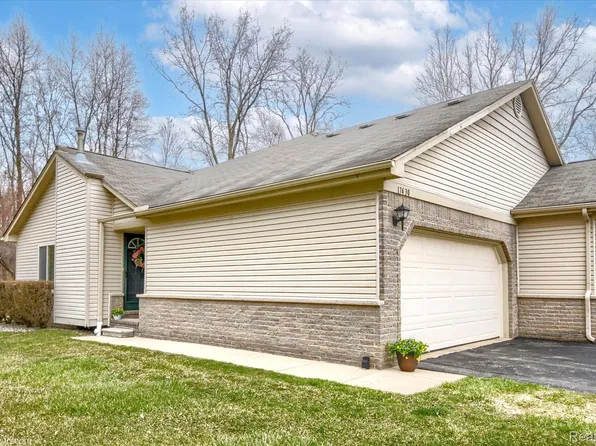 17430 N Lucille Cir, New Boston, MI 48164