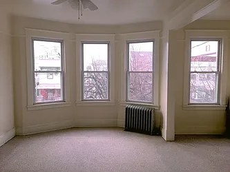 Rented by Zikos Realty Services