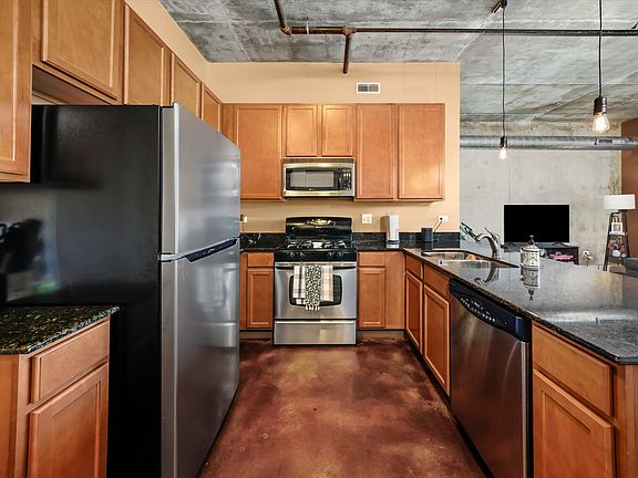5th image of 348 River St Unit 3204