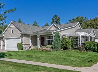 4130 N Willowbend Rd NE, Cedar Rapids, IA 52411