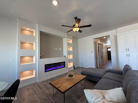 4th image of 821 Harpendem Dr