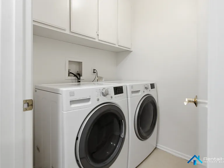 6716 Clybourn Ave #245 — Photo 15