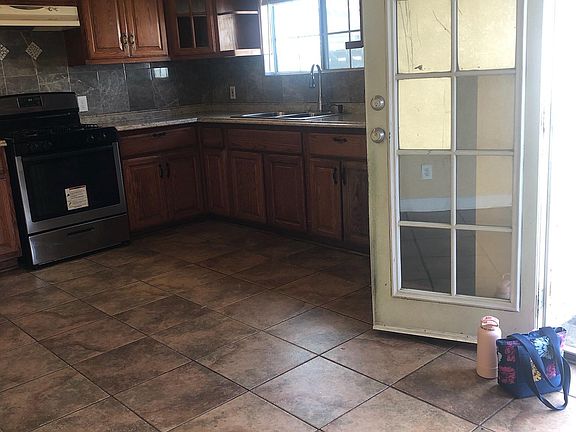 4th image of 1370 Walnut St #B