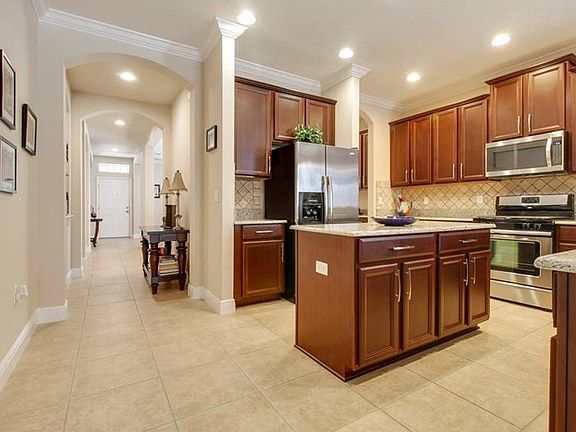 5th image of 7916 Hampton Lake Dr