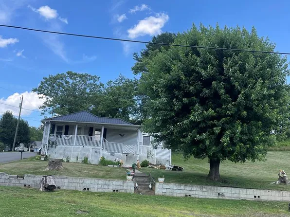 102 E View St, Galax, VA 24333