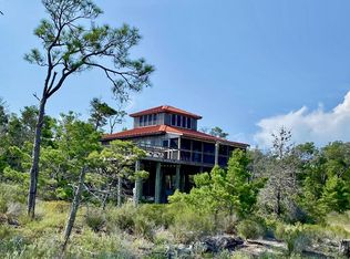 782 Valley Rd E, Carrabelle, FL 32322