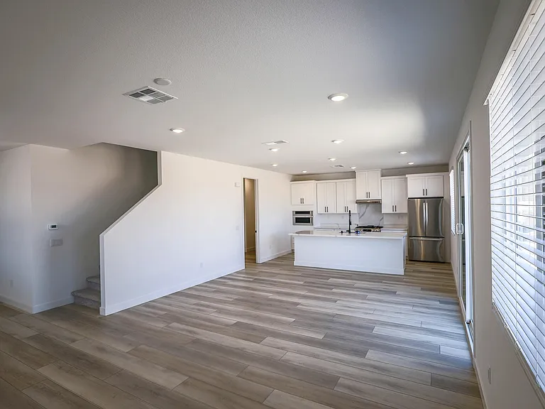 3068 W Orco Ln — Photo 8