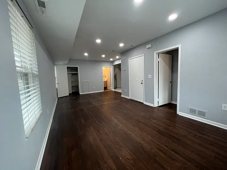 1096 Van Dyke St #202 — Photo 14