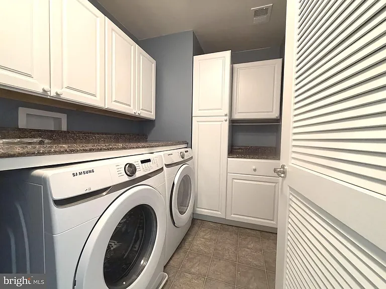 2911 Lomond Pl — Photo 15