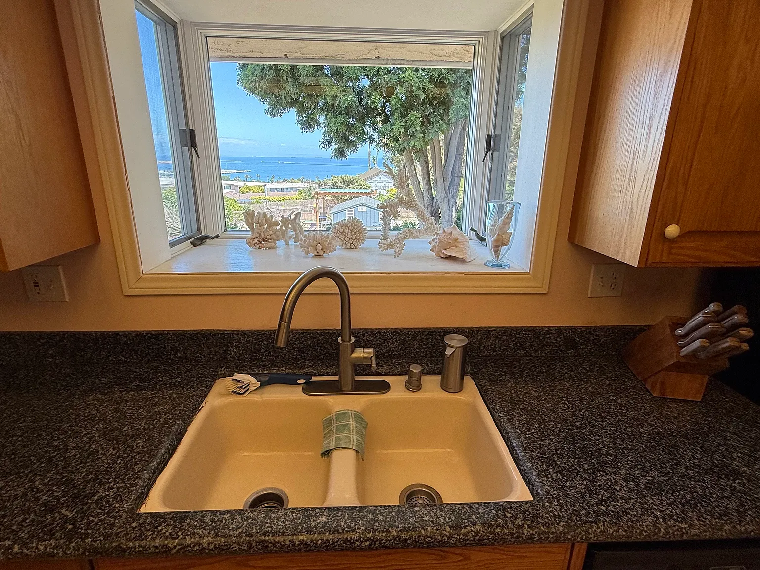 4 bed, 3.5 bath, 2500 sqft, $6,500 — Photo 3