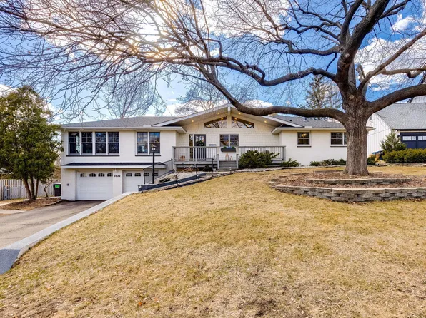 5532 Chantrey Rd, Edina, MN 55436