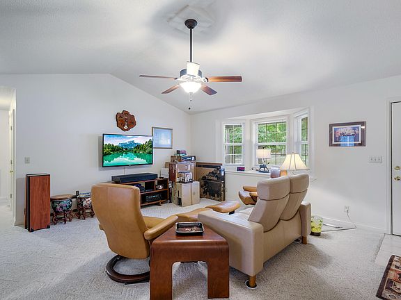 5th image of 1800 Spruce Loop