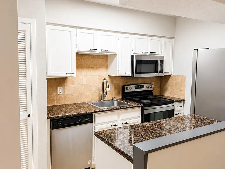2230 S Piney Point Rd #221 — Photo 8