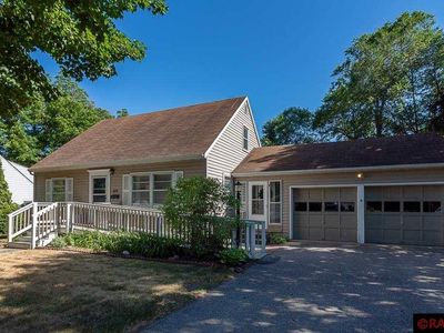 614 Lower Johnson Cir, Saint Peter, MN, 56082