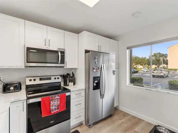 7840 NW 50th St APT 109, Fort Lauderdale, FL 33351