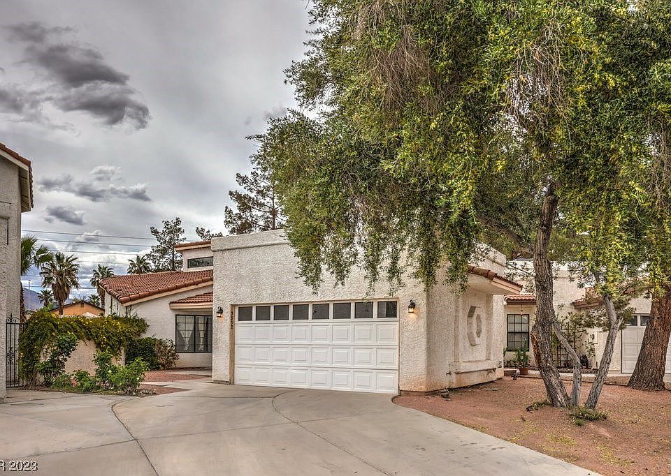 1st image of 3832 Rhine Way