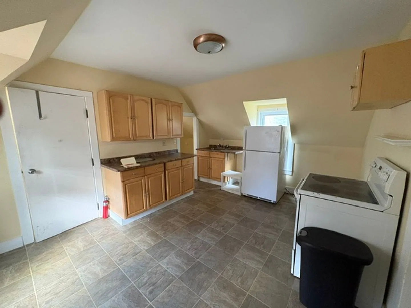 1 Bedroom, 1 Bathroom Apartment in Keene — Photo 3