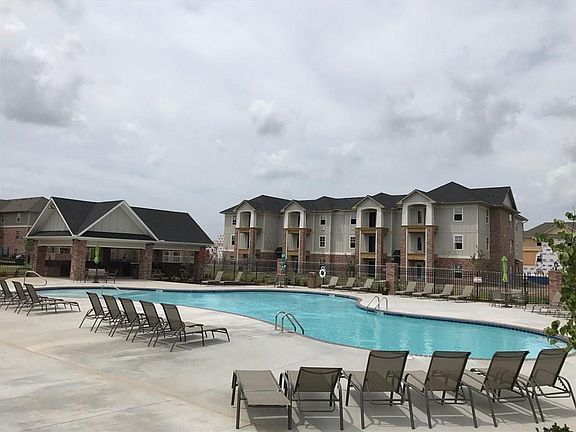 2nd image of 2806 SW Ables Dr APT 105