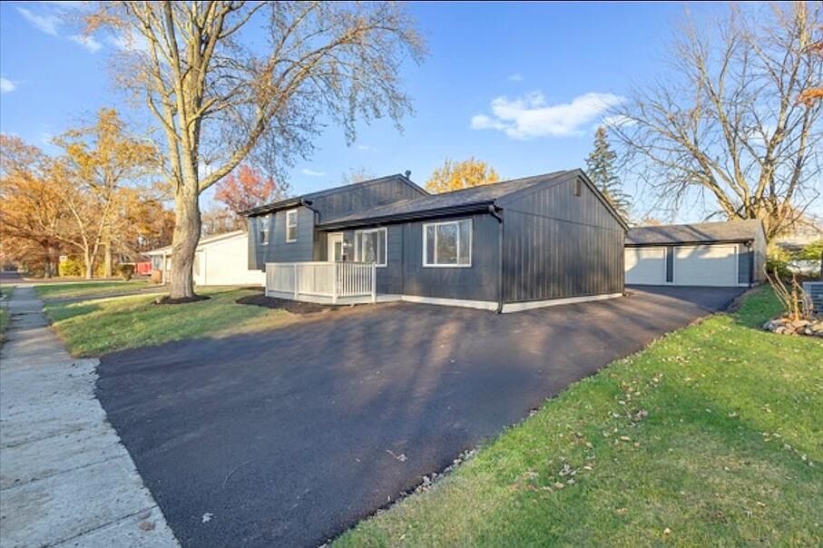 1st image of 988 Plantation Dr