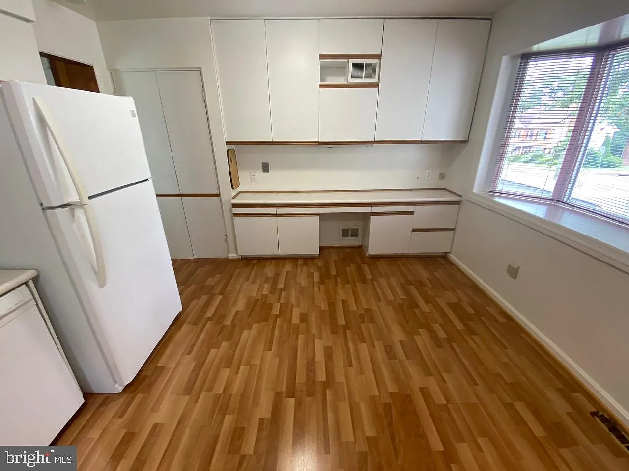 4 bed, 2.5 bath, 3010 sqft, $3,950 — Photo 3