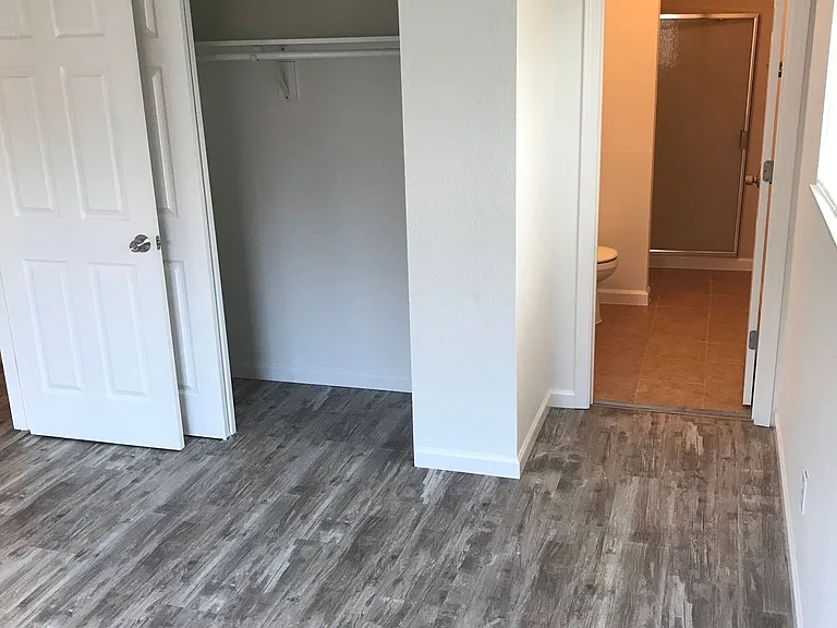 Glenview West Apartments — Photo 4