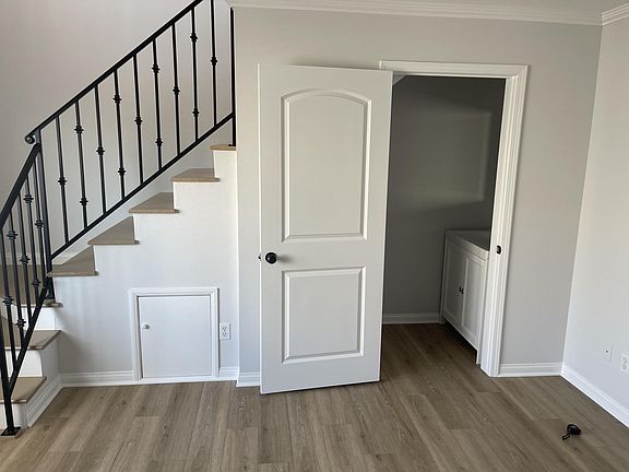 2nd image of 10943 Fruitland Dr