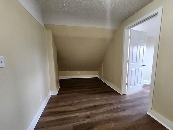 5th image of 170 Sherman Ave #33