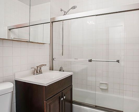 4th image of 111 3rd Ave APT 14F