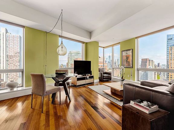 2nd image of 156 Myrtle Ave #202