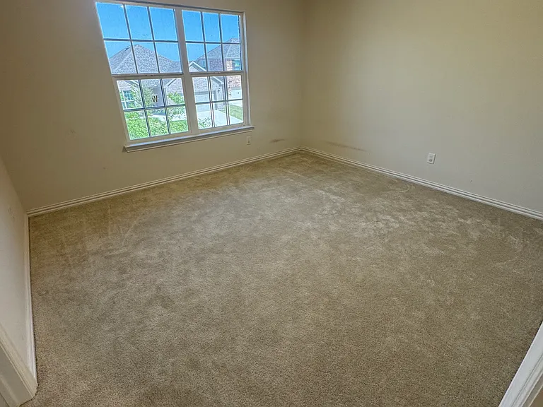 Upstairs bedroom.