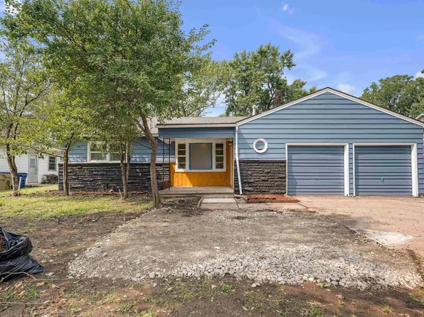 321 N Woodlawn St, Wichita, KS 67208