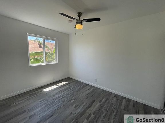 4th image of 833 E 108th St #12