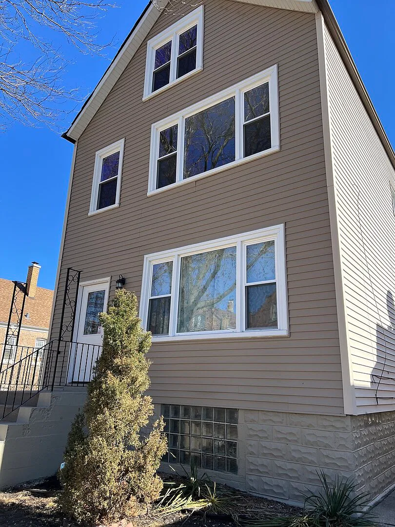 3 bed, 800 sqft, $1,500 — Photo 1