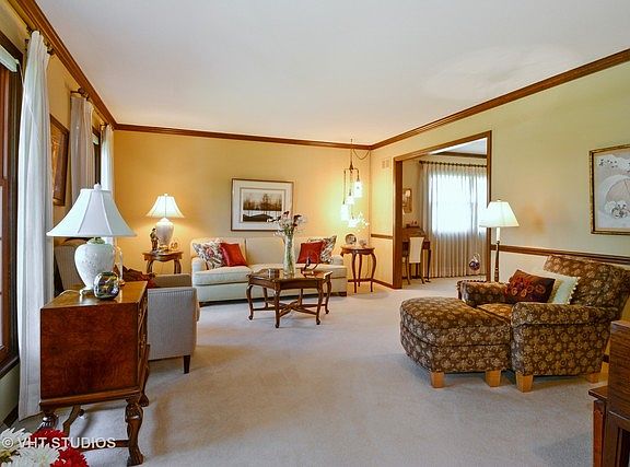 2nd image of 204 Westmoreland Ln