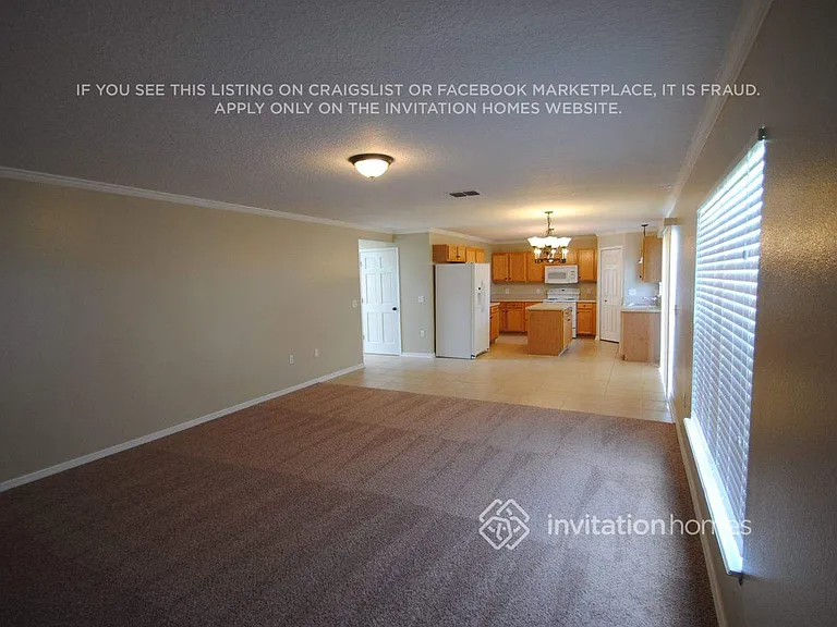 688 Red Pepper Loop — Photo 6