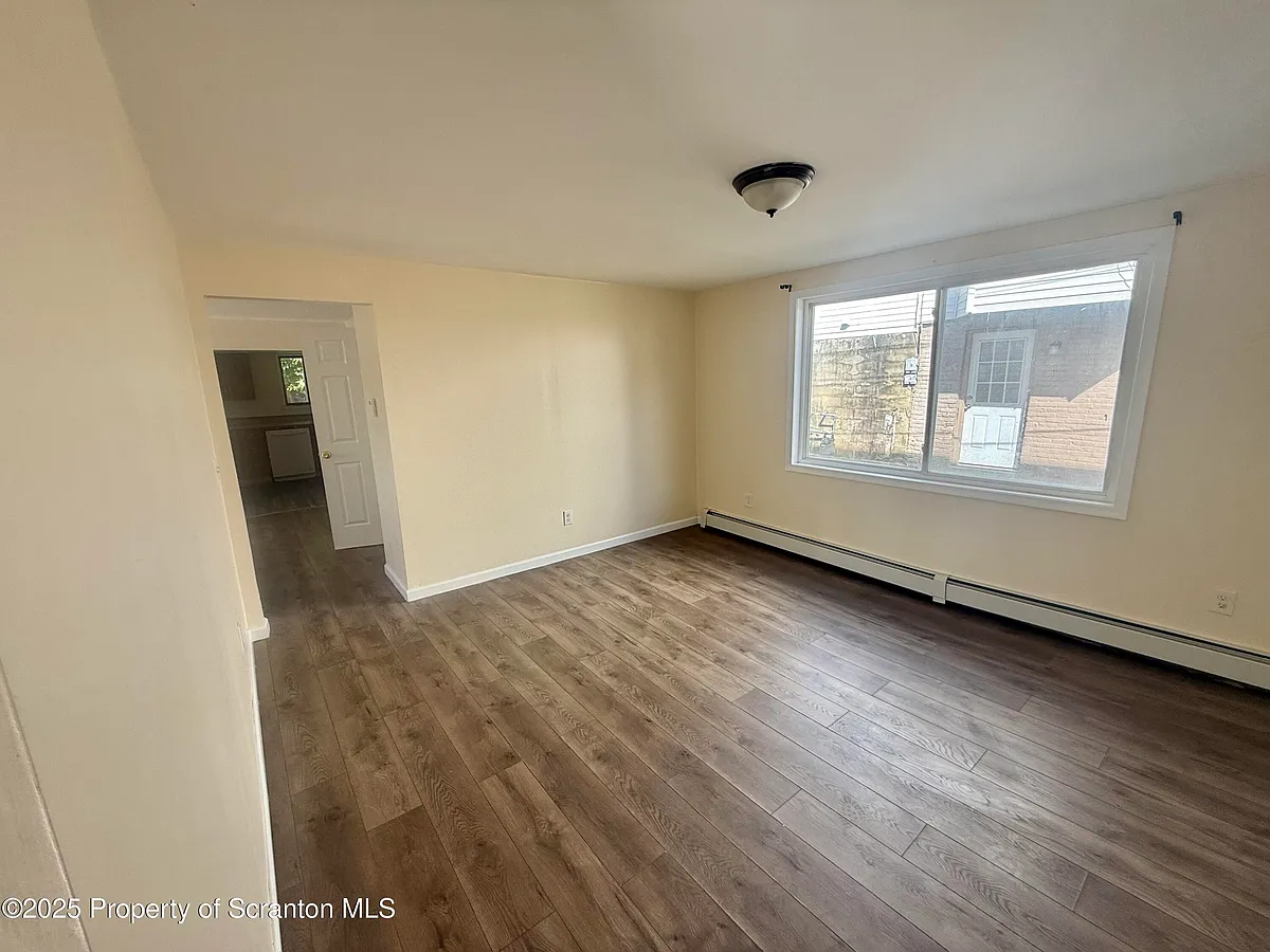 Building Photo - 154 S Sumner Ave