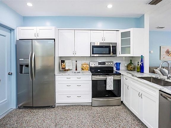 4th image of 2521 51st Way S