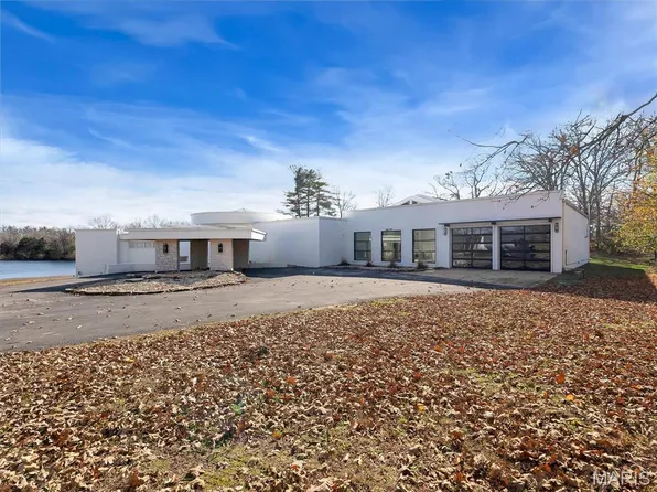 12070 Country Club Dr, Rolla, MO 65401