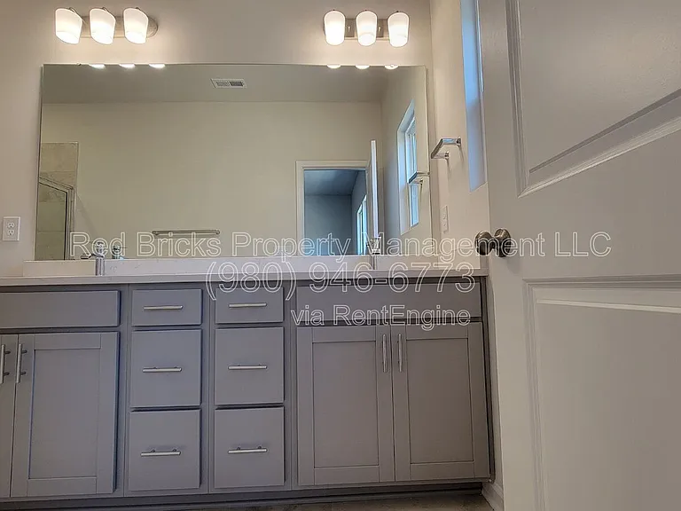 2354 Donnelly Hills Ln — Photo 20