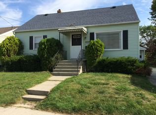 1604 Essex St, Essexville, MI 48732