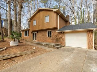 930 Logan Cir, Cary, NC 27511