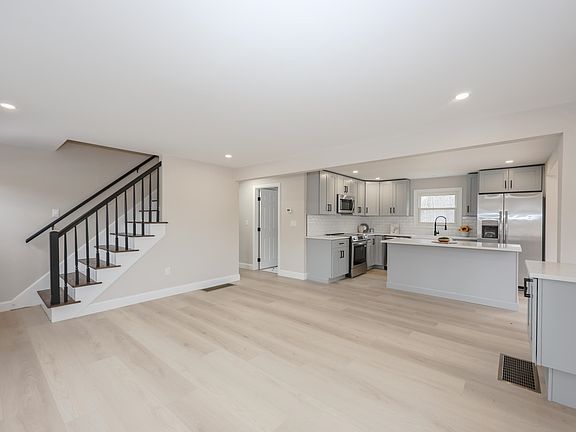 4th image of 283 Liberty Hill Road